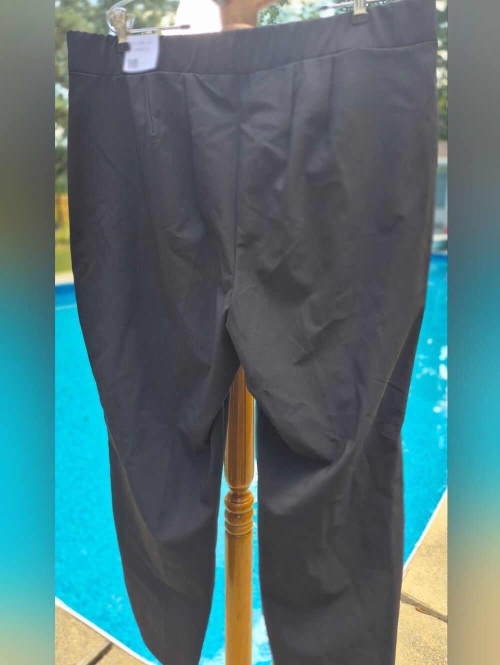 NWT's Lane Bryant On-The-Go Mid-Rise Slim Ankle Pants, Zipprred Pcokets,Sz 18/20 - Picture 3 of 5